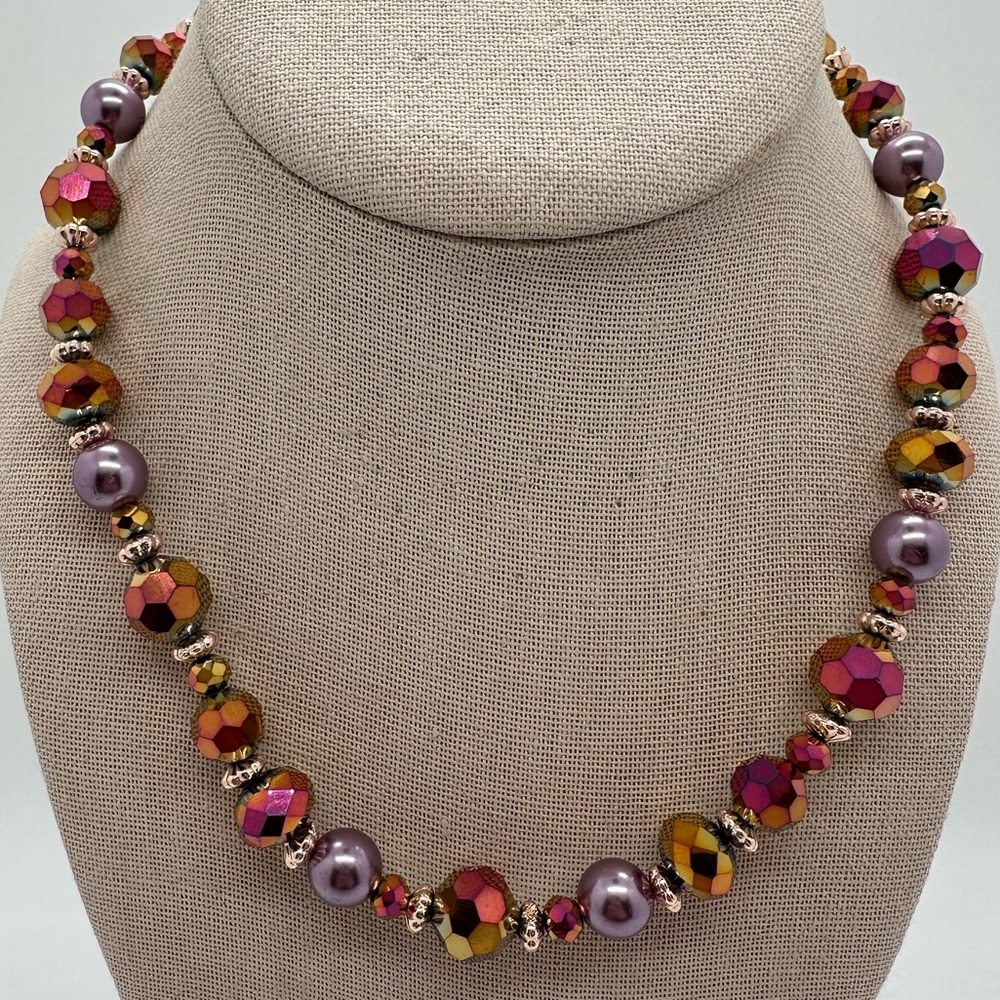 Liz Claiborne lavender faux pearl and Aurora beaded gold tone necklace